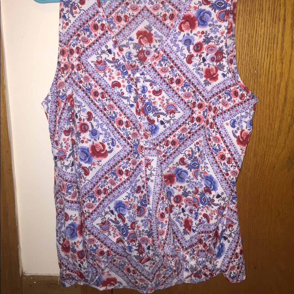 Loose, Floral crossed tank top